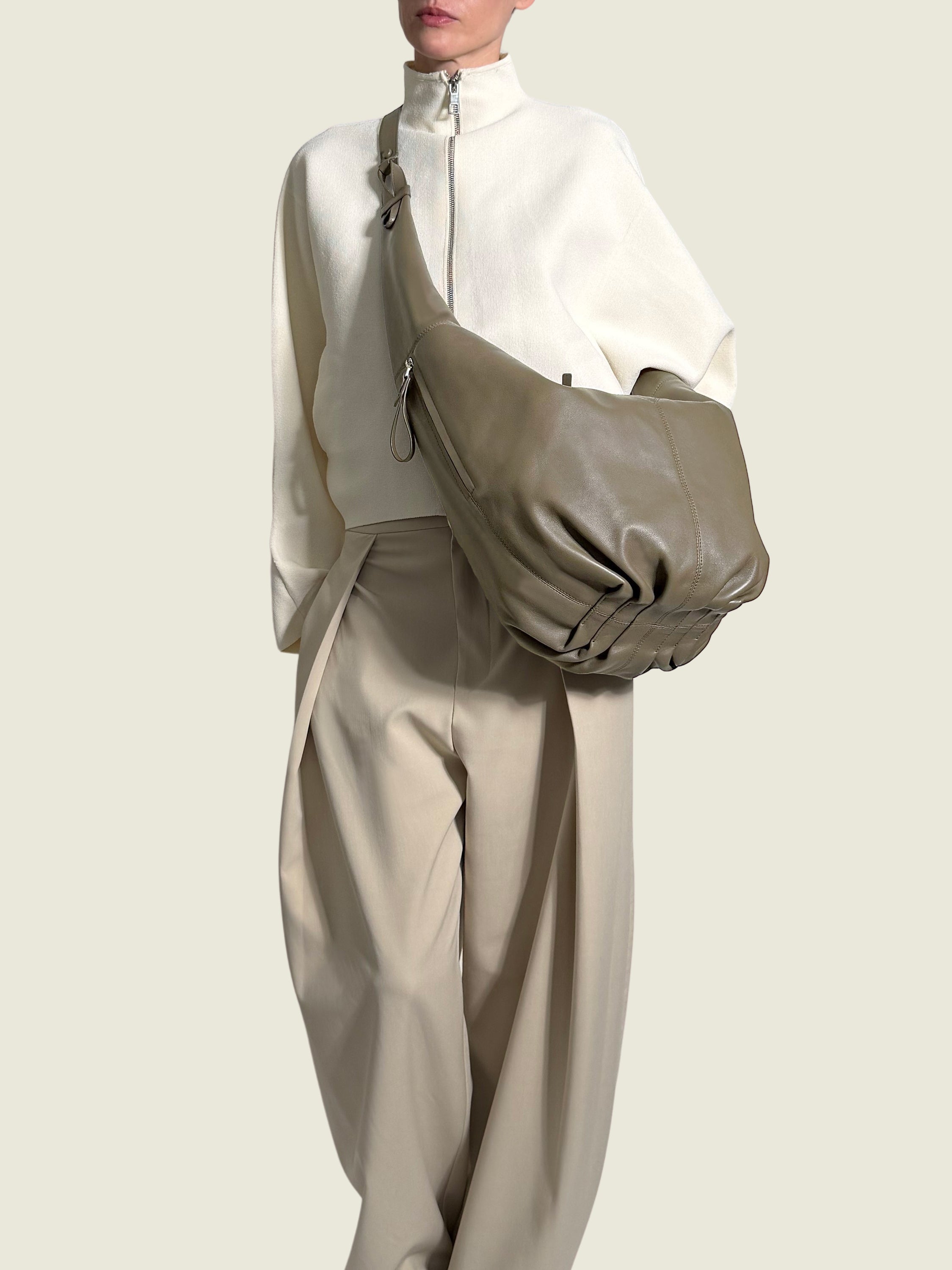 CROSSBODY BAGS
